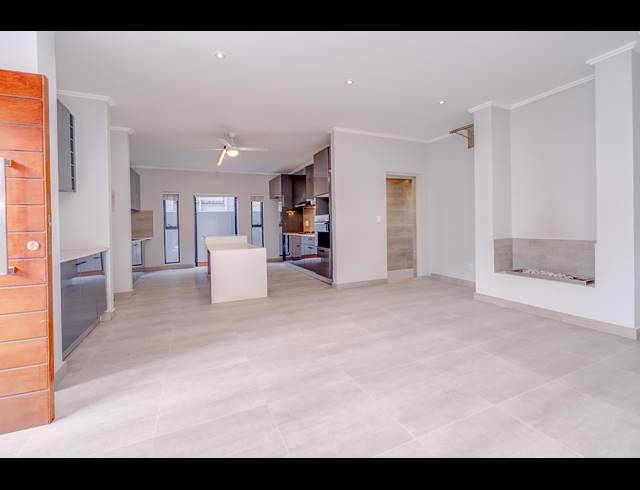 4 BEDROOM CLUSTER FOR SALE IN BRYANSTON